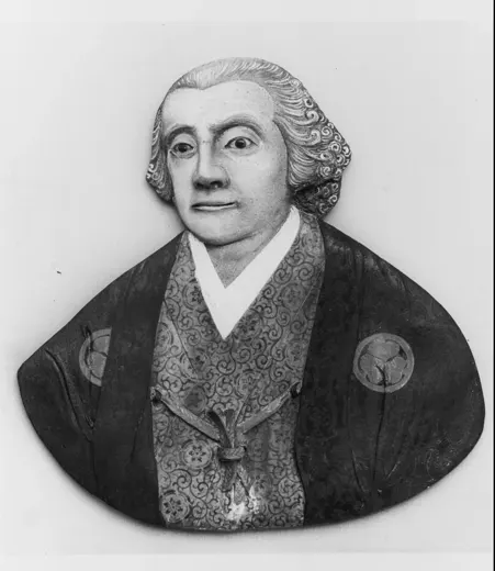Plaque: George Washington in Japanese costume, ceramic, Met record lists Makuzu Kōzan